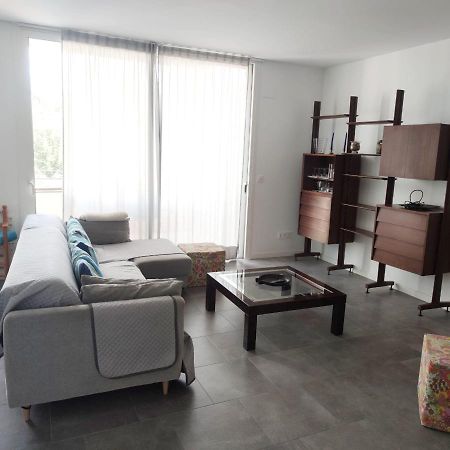 Apartment Close To The Beach With Free Parking バダロナ エクステリア 写真