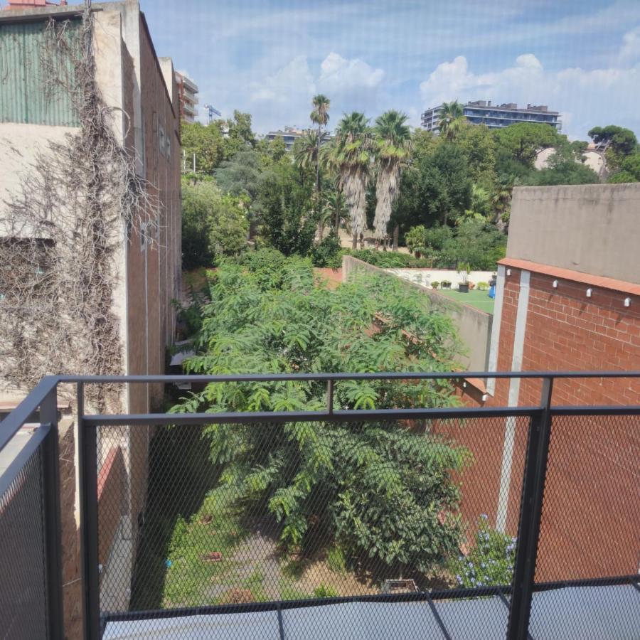 Apartment Close To The Beach With Free Parking バダロナ エクステリア 写真
